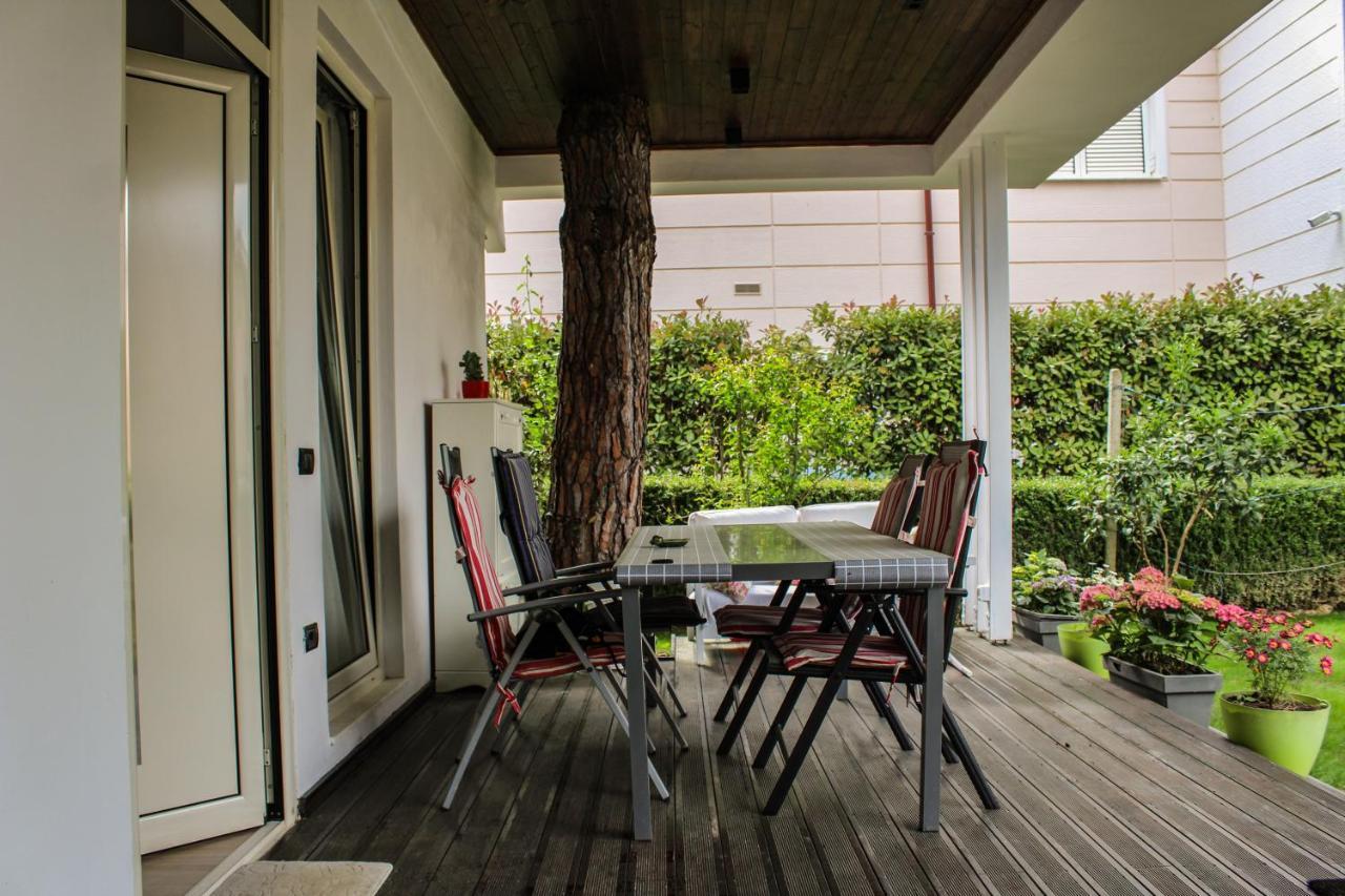 Ivy Lalzi Bay Beach House Драч Екстериор снимка