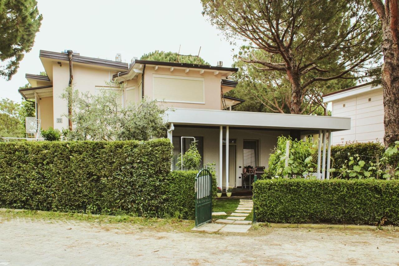 Ivy Lalzi Bay Beach House Драч Екстериор снимка